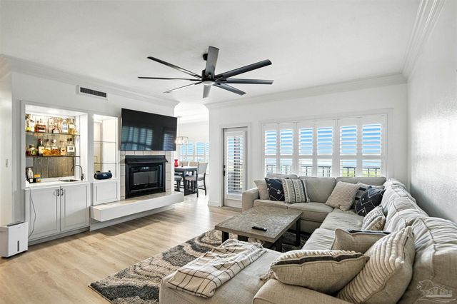 80 Baybridge Dr B, Gulf Breeze, FL 32561