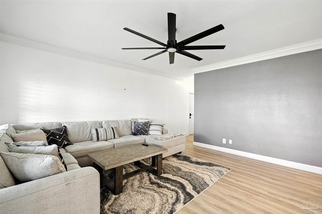 80 Baybridge Dr B, Gulf Breeze, FL 32561