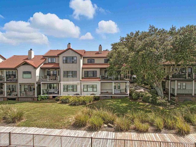 80 Baybridge Dr B, Gulf Breeze, FL 32561