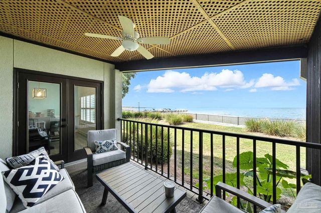 80 Baybridge Dr B, Gulf Breeze, FL 32561
