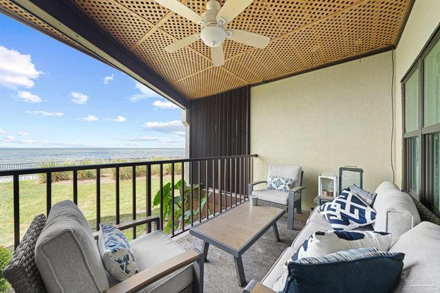 80 Baybridge Dr B, Gulf Breeze, FL 32561