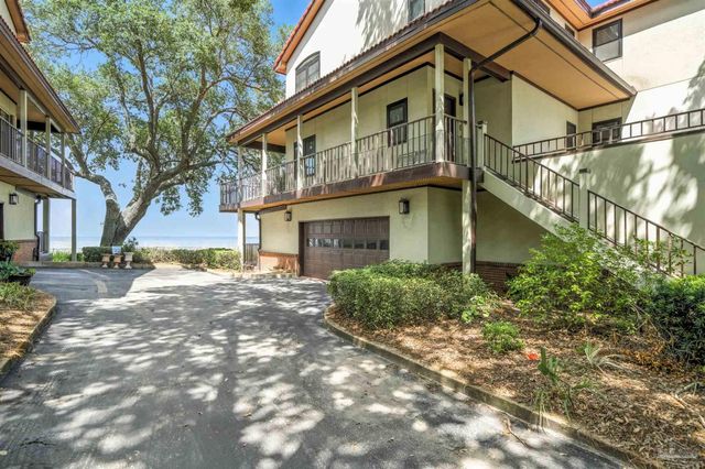 80 Baybridge Dr B, Gulf Breeze, FL 32561
