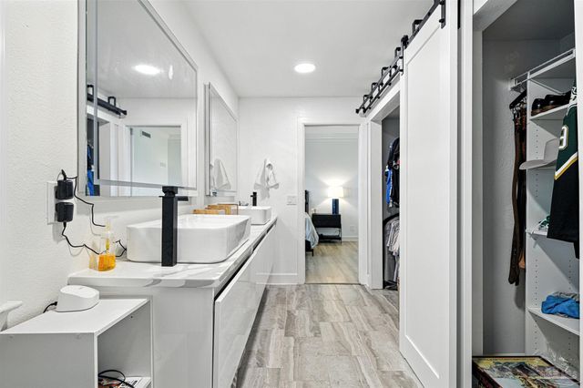 80 Baybridge Dr B, Gulf Breeze, FL 32561