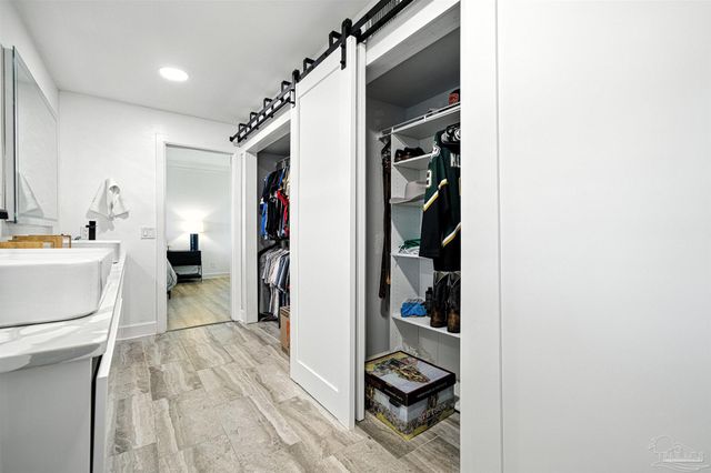 80 Baybridge Dr B, Gulf Breeze, FL 32561