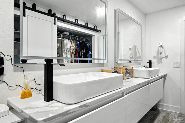 80 Baybridge Dr B, Gulf Breeze, FL 32561