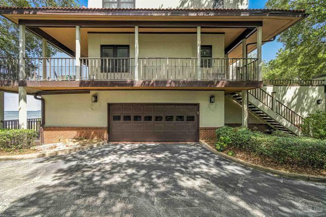 80 Baybridge Dr B, Gulf Breeze, FL 32561