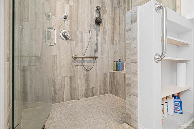 80 Baybridge Dr B, Gulf Breeze, FL 32561