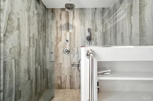 80 Baybridge Dr B, Gulf Breeze, FL 32561