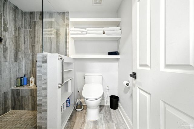 80 Baybridge Dr B, Gulf Breeze, FL 32561