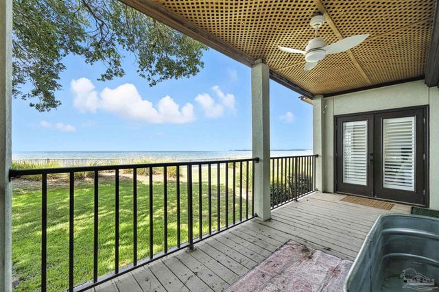 80 Baybridge Dr B, Gulf Breeze, FL 32561