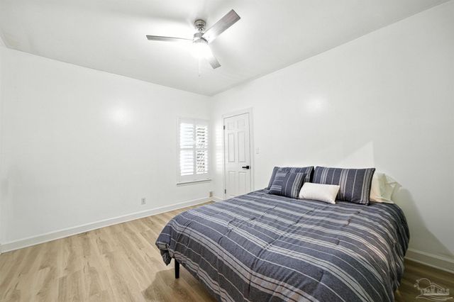 80 Baybridge Dr B, Gulf Breeze, FL 32561