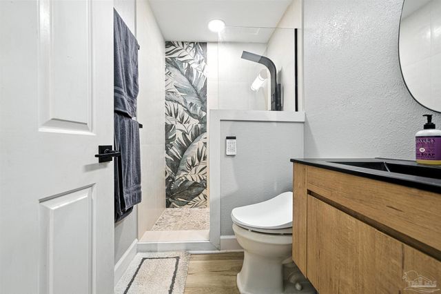 80 Baybridge Dr B, Gulf Breeze, FL 32561