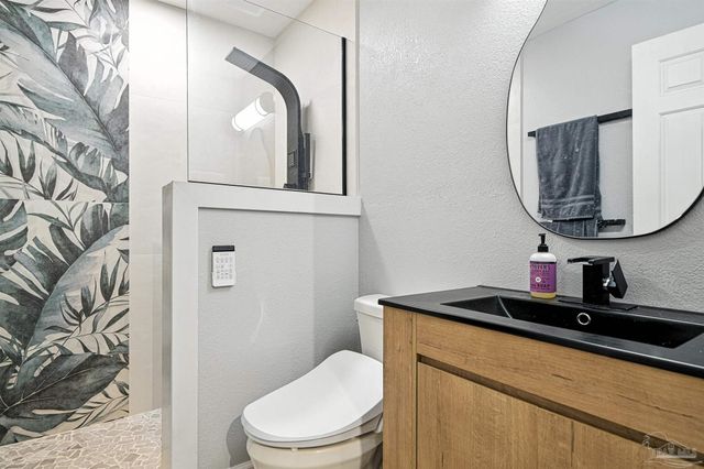 80 Baybridge Dr B, Gulf Breeze, FL 32561