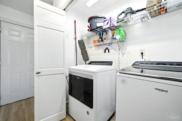 80 Baybridge Dr B, Gulf Breeze, FL 32561