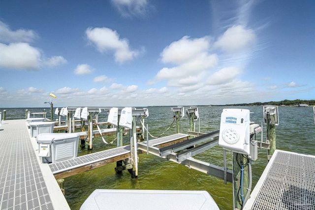 80 Baybridge Dr B, Gulf Breeze, FL 32561