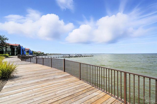 80 Baybridge Dr B, Gulf Breeze, FL 32561