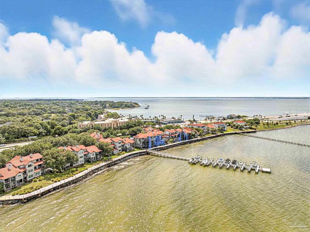 80 Baybridge Dr B, Gulf Breeze, FL 32561