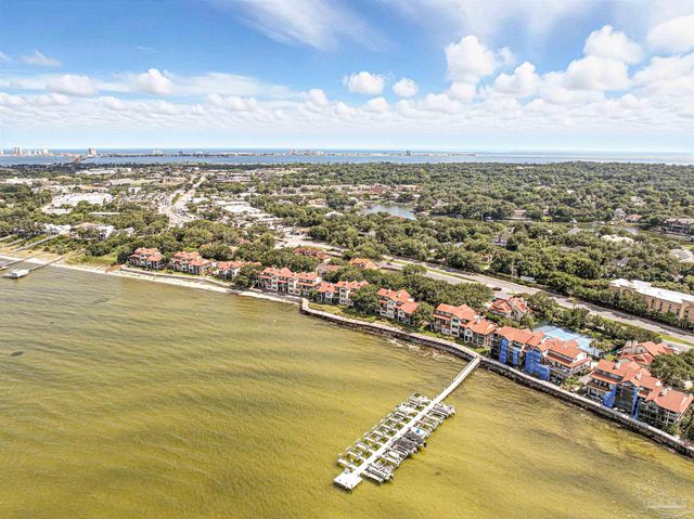 80 Baybridge Dr B, Gulf Breeze, FL 32561