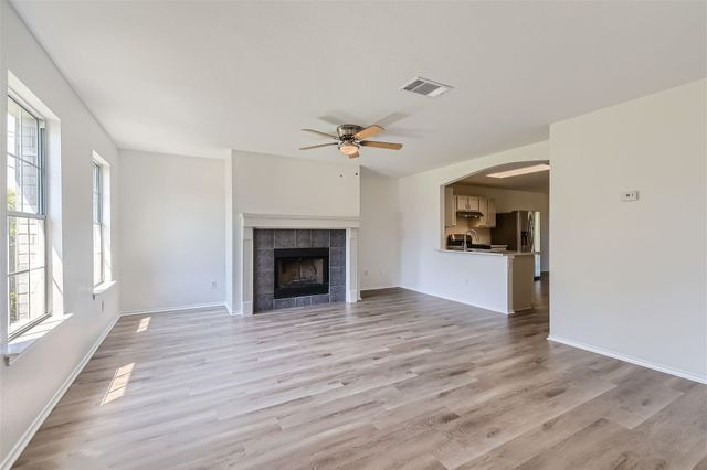 131 Hilldale CT, Kyle, TX 78640