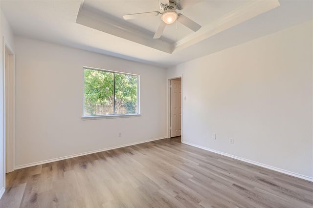 131 Hilldale CT, Kyle, TX 78640