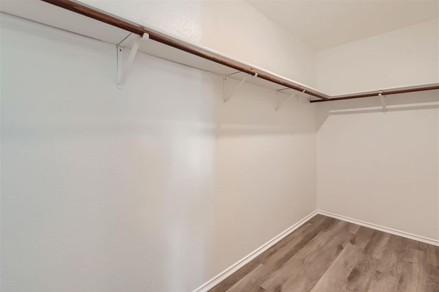 131 Hilldale CT, Kyle, TX 78640