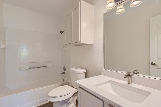 131 Hilldale CT, Kyle, TX 78640