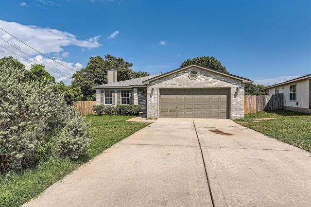 131 Hilldale CT, Kyle, TX 78640