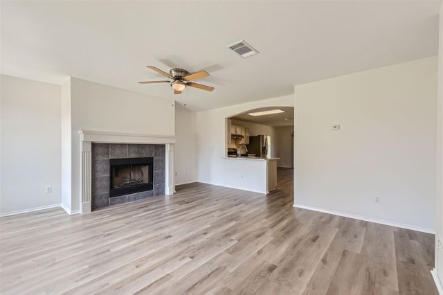 131 Hilldale CT, Kyle, TX 78640