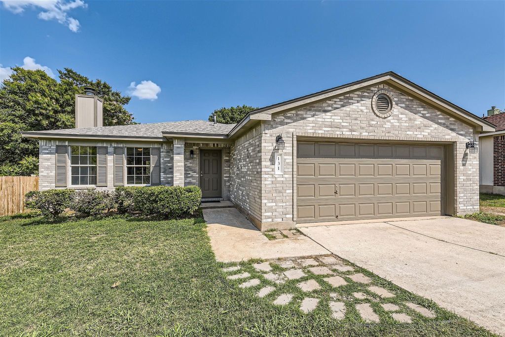 131 Hilldale CT, Kyle, TX 78640