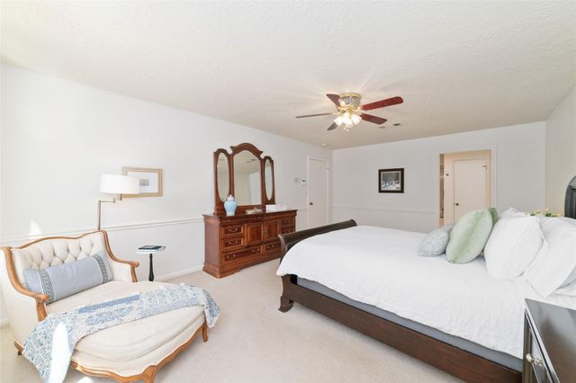 2 Noontide Circle, The Woodlands, TX 77380