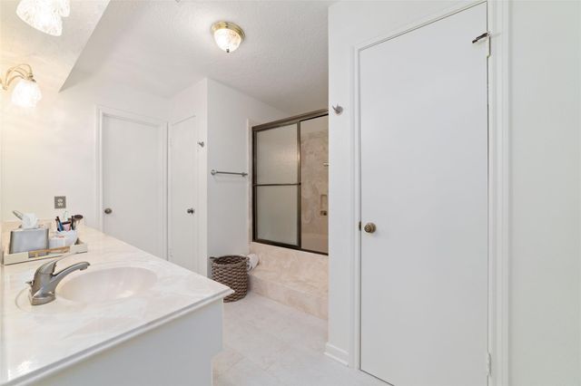 2 Noontide Circle, The Woodlands, TX 77380
