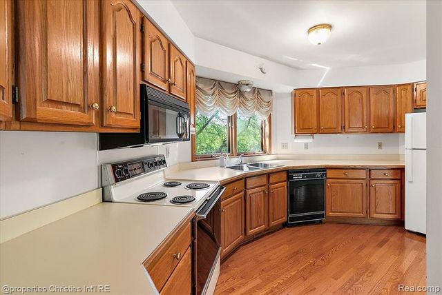6175 Tripp Road, Holly, MI 48442