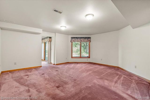 6175 Tripp Road, Holly, MI 48442