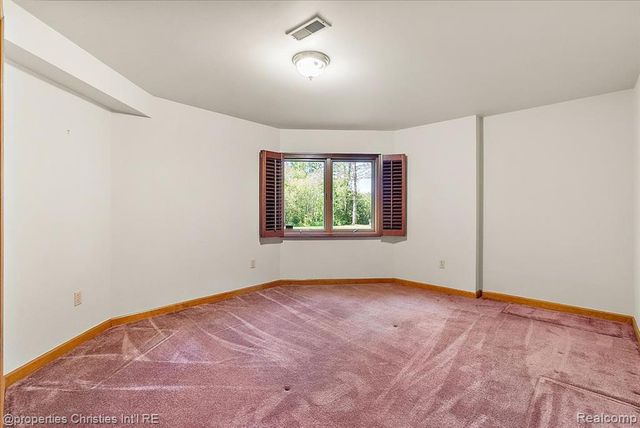 6175 Tripp Road, Holly, MI 48442