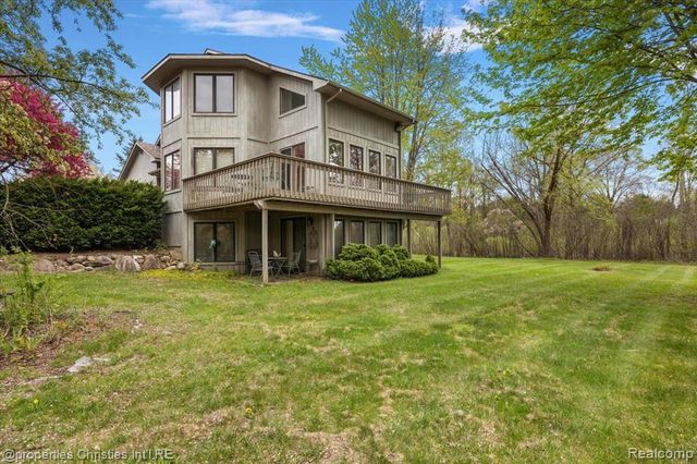 6175 Tripp Road, Holly, MI 48442