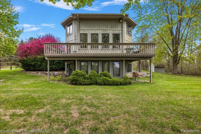 6175 Tripp Road, Holly, MI 48442