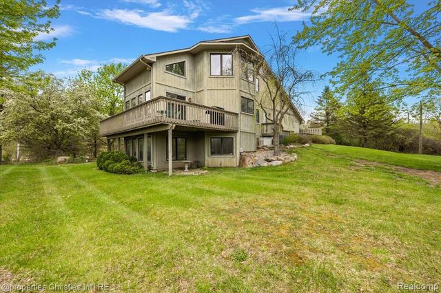 6175 Tripp Road, Holly, MI 48442
