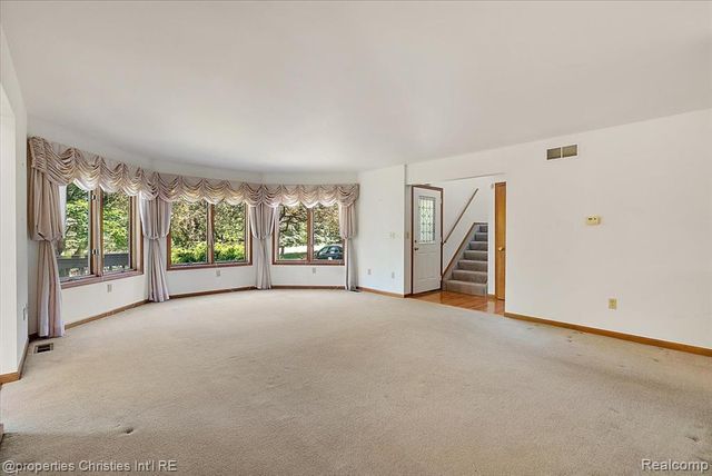 6175 Tripp Road, Holly, MI 48442
