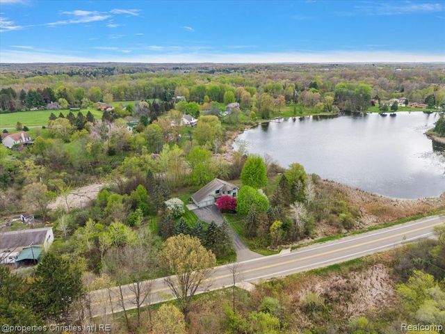 6175 Tripp Road, Holly, MI 48442