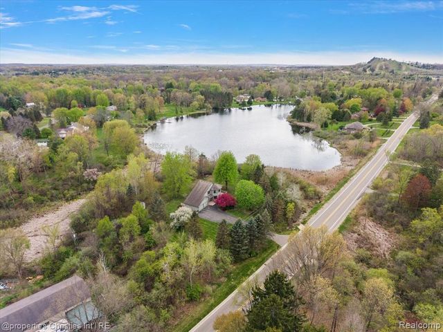 6175 Tripp Road, Holly, MI 48442