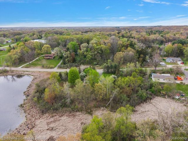 6175 Tripp Road, Holly, MI 48442