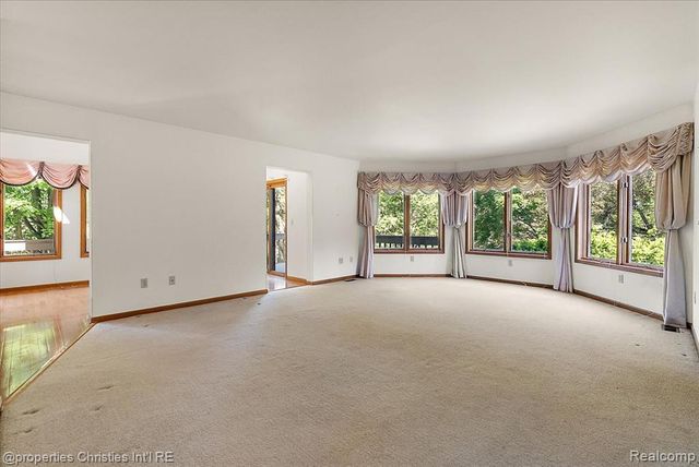 6175 Tripp Road, Holly, MI 48442