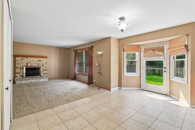 322 Chesapeake Lane, Bloomingdale, IL 60108