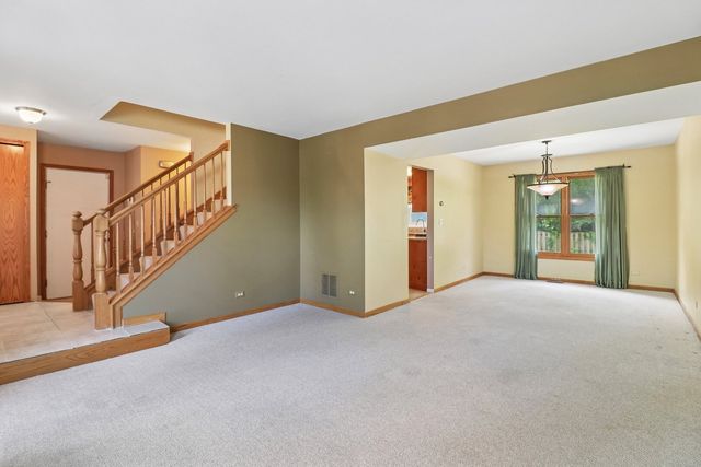 322 Chesapeake Lane, Bloomingdale, IL 60108
