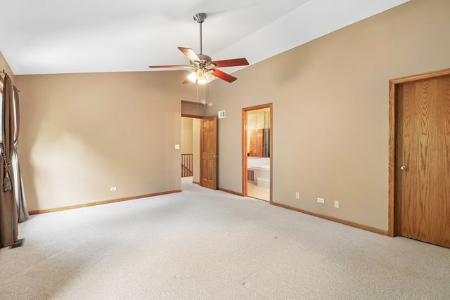 322 Chesapeake Lane, Bloomingdale, IL 60108