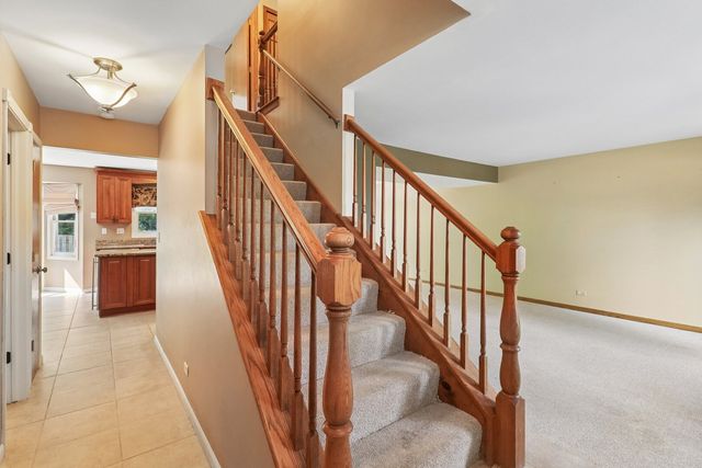 322 Chesapeake Lane, Bloomingdale, IL 60108