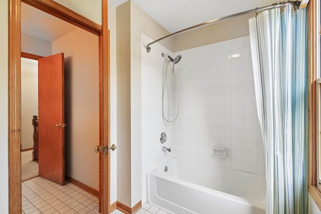 322 Chesapeake Lane, Bloomingdale, IL 60108