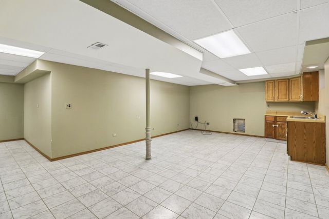 322 Chesapeake Lane, Bloomingdale, IL 60108