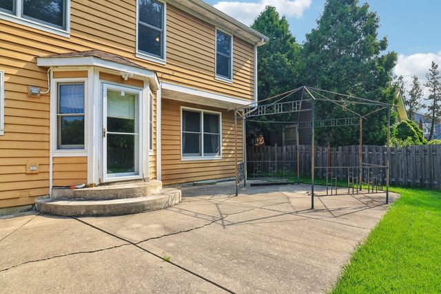 322 Chesapeake Lane, Bloomingdale, IL 60108