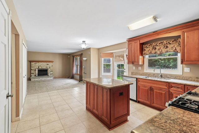 322 Chesapeake Lane, Bloomingdale, IL 60108